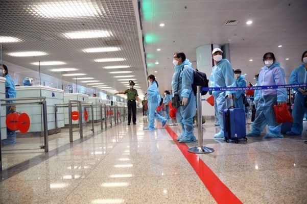 Vietnam cuts quarantine time for vaccinated entrants to seven days, apply the first trial in Quang Ninh from July 2021.